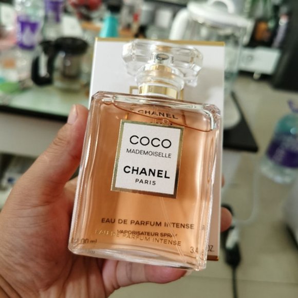 Chanel Coco Mademoiselle Intense Eau De Parfum Spray For Women 3.4 FL.OZ 100ml - Picture 4 of 4